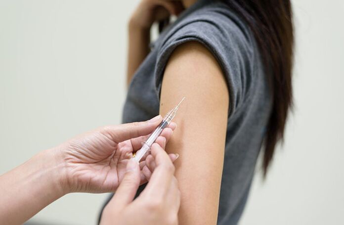 Injekce antivirového léku k léčbě HPV